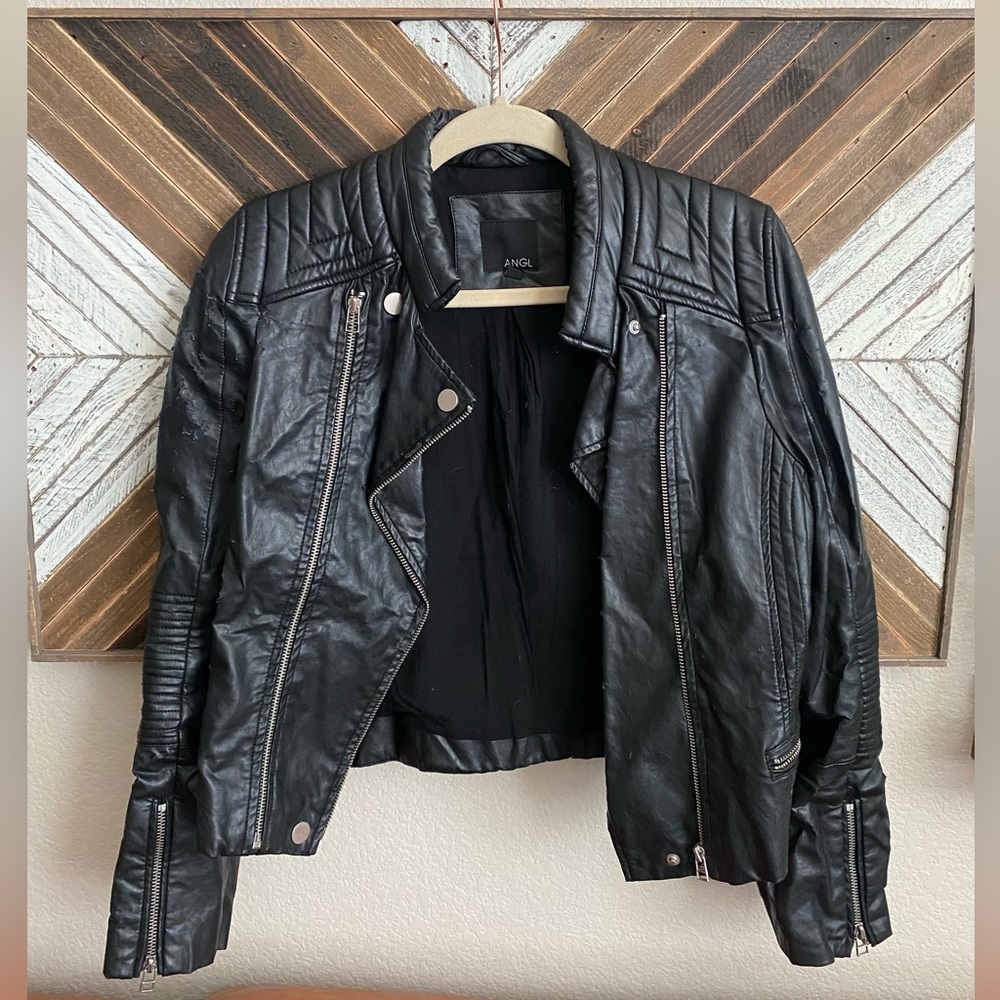Medium black leather jacket